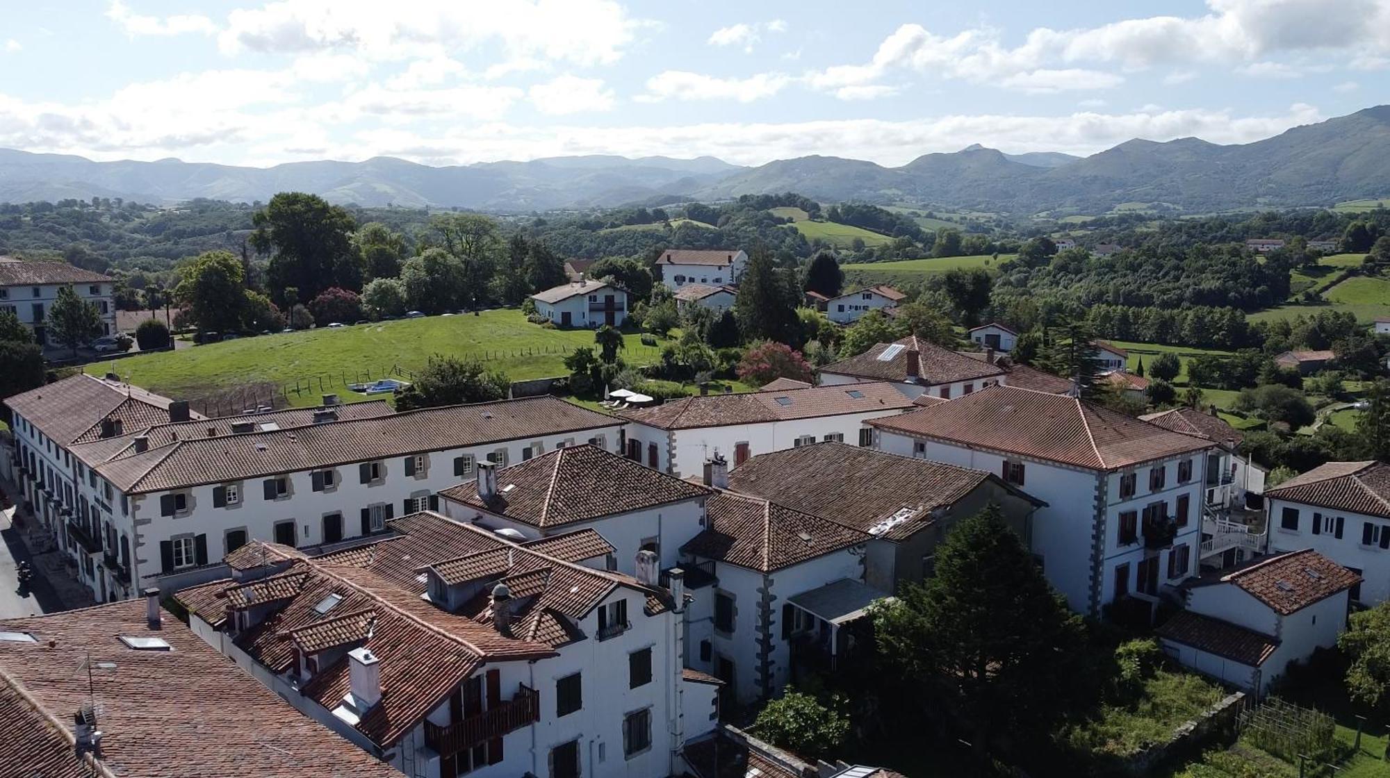 Hotel Lastiry Sare Exteriér fotografie
